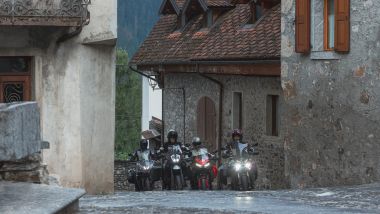 Comparativa crossover sportive ''medie'': nel centro storico di Sutrio, centro abitato in posizione ideale per visitare la Carnia