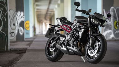 Comparativa Naked medie ''Top Spec'': Triumph Street Triple RS