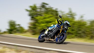 Comparativa Naked medie ''Top Spec'': Yamaha MT-09 SP su strada
