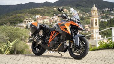 Comparativa sport touring: per la 1290 Superduke GT uno stile inconforndibile