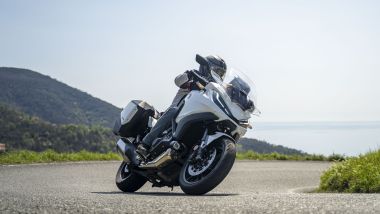 Comparativa sport touring:la Honda NT 1100 DCT su strada