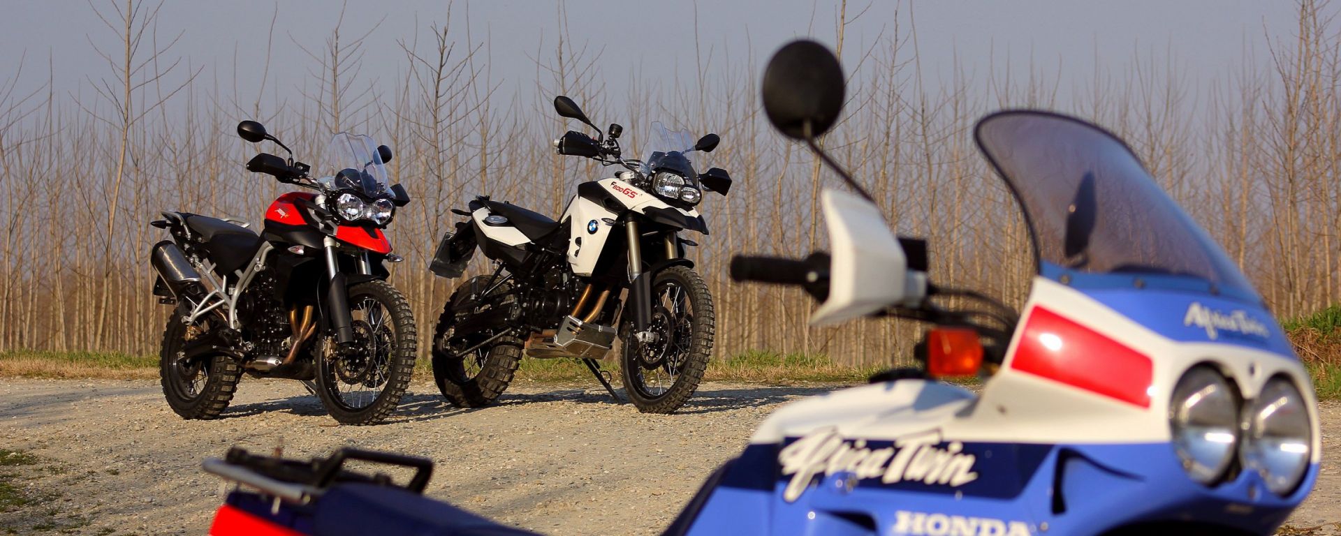Triumph Tiger 800 Xc Vs Bmw F 800 Gs Con Lafrica In Testa Motorbox