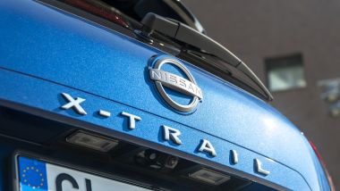 Confronto tra SUV giapponesi: Nissan X-Trail, particolare del portellone