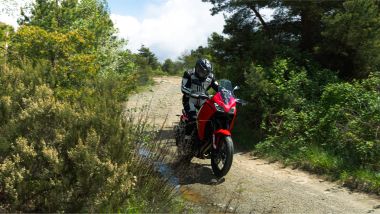 Confronto TRK 702 X e X-Cape 700, in fuoristrada la Morini vince senza fatica il confronto con la rivale
