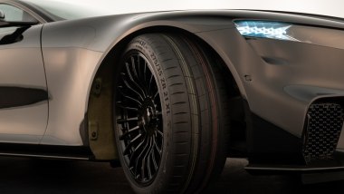 Continental SportContact 7 Force: battistrada adattivo che reagisce ai trasferimenti di carico