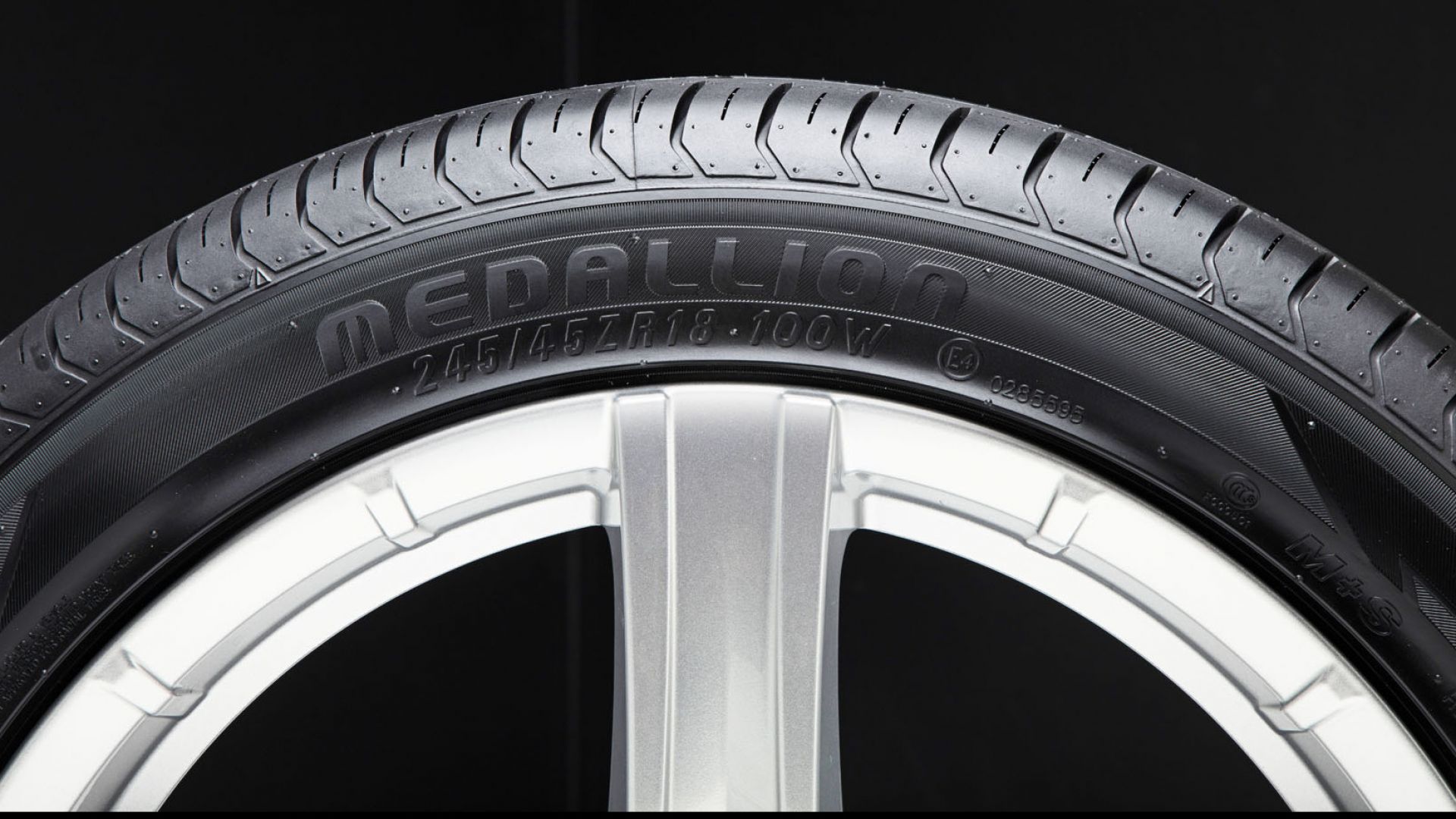 CST Tires Medallion MDA1 listino e caratteristiche tecniche MotorBox