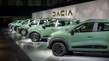 Dacia al Salone di Parigi 2022: nuovo logo su tutta la gamma