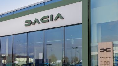 Dacia, come cambia il look dei concessionari