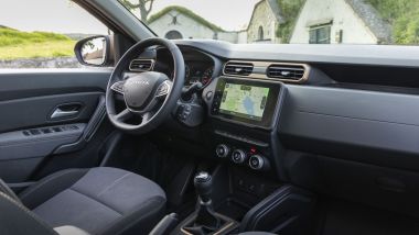 Dacia Duster Extreme 4x4: gli interni