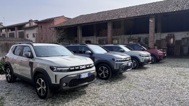 Dacia Duster Hybrid 155: tre versioni, Expression, Journey ed Extreme da 26.650 euro