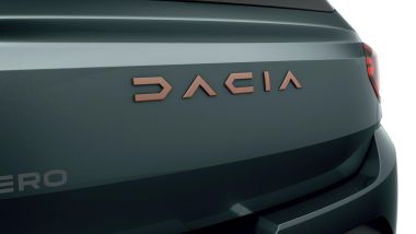 Dacia Extreme, il logo color rame sul portellone