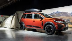 Dacia Jogger Camper Kit 2023: tenda, letto e altri accessori. Video