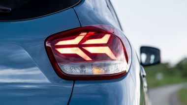 Dacia Spring Extreme 65 CV: i gruppi ottici posteriori a LED