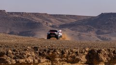 Dakar Auto, tappa 5: Lategan domina nonostante... lo sportello! Loeb è secondo