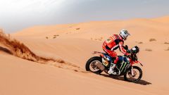 Dakar Moto, tappa 6: Van Beveren guida a metà maratona, Brabec secondo