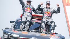 Dakar Auto, tappa 12: riscatto Loeb, ma la vittoria finale è di Sainz