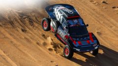 Dakar Auto, tappa 6: Sainz comanda a metà frazione, ritirato il leader Al Rajhi