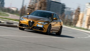 Alfa Romeo GIULIA QUADRIFOGLIO 2022  PRO e CONTRO - PROVA STRUMENTALE 