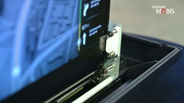 Display infotainment avvolgibile Hyundai Mobis: un dettaglio sul meccanismo di avvolgimento