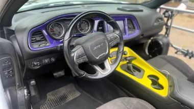 Dodge Challenger con carrozzeria in tubi: l'interno