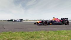 In video la drag race fra hypercar elettriche e Red Bull RB8 F1