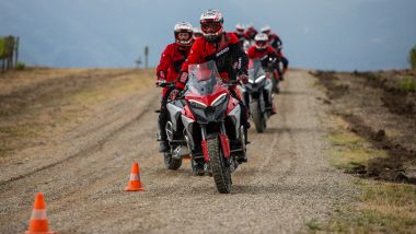 DRE Adventure 2022: i corsi di guida off-road Ducati