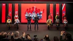 Ducati festeggia i suoi campioni a Bologna! Bagnaia lancia la sfida a Martin e Marquez