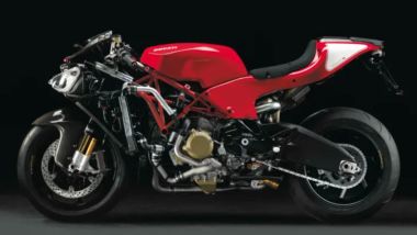 Ducati Desmosedici RR: la moto senza carene mostra il telaio a traliccio