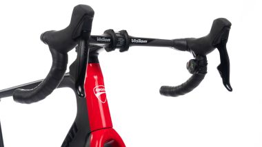 Ducati Futa AXS, la nuova e-bike a EICMA 2022: il telecomando Garmin sul manubrio