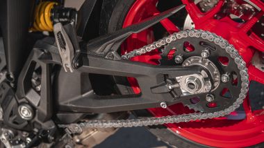 Ducati Monster 2021: il nuovo forcellone