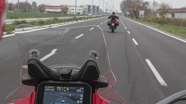 Ducati Multistrada V4: il radar cruise control