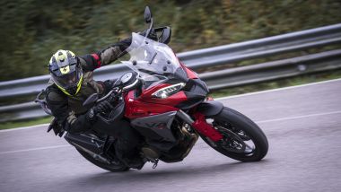 Ducati Multistrada V4 S 2025 in curva