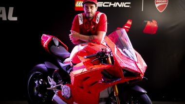 Ducati Panigale R Lego Technic con Andrea Dovizioso