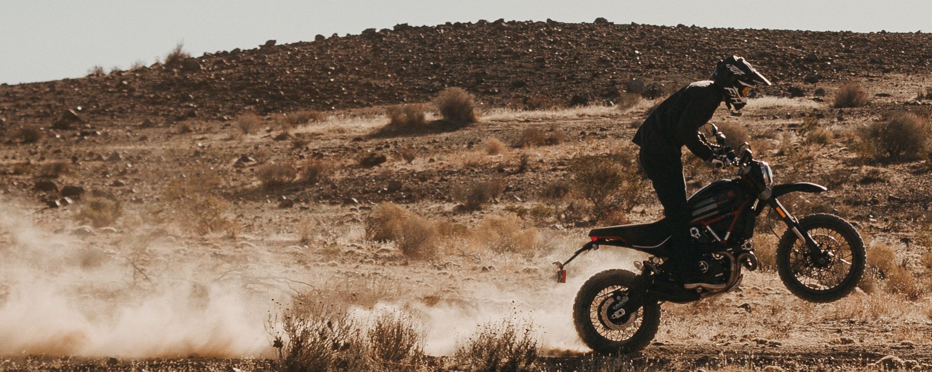 Ducati Scrambler Desert Sled Fasthouse 21 Dettagli Prezzo Motorbox