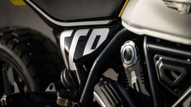 Ducati Scrambler Icon 2023: la copertura in plastica, subito sotto il telaio, non mi piace