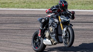 Ducati Street Fighter V4, la hypernaked in pista
