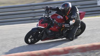 Ducati Streetfighter V2: la prova in pista