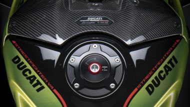 Ducati Streetfighter V4 Lamborghini: la targhetta sul serbatoio