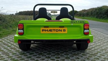 Dutton Phaeton 5: la vista di coda della roadster britannica