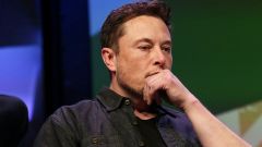 Elon Musk: Tesla lancia l'assicurazione per le sue auto