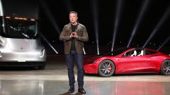 Musk con Tesla Roadester sfida Ferrari, Porsche e Lamborghini 