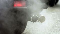 Emissioni CO2, in Europa le auto a benzina inquinano più dei diesel