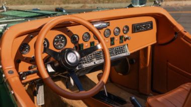 Excalibur Arnold Schwarzenegger: l'abitacolo elegantemente rifinito