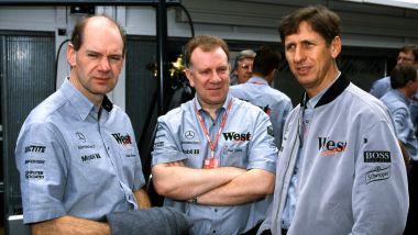 F1 1999: Adrian Newey, a sinistra, con Neil Oatley e Mario Illien (McLaren-Mercedes)