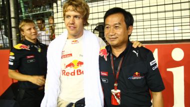 F1 2010: Sebastian Vettel (Red Bull) con Chalerm Yoovidhya