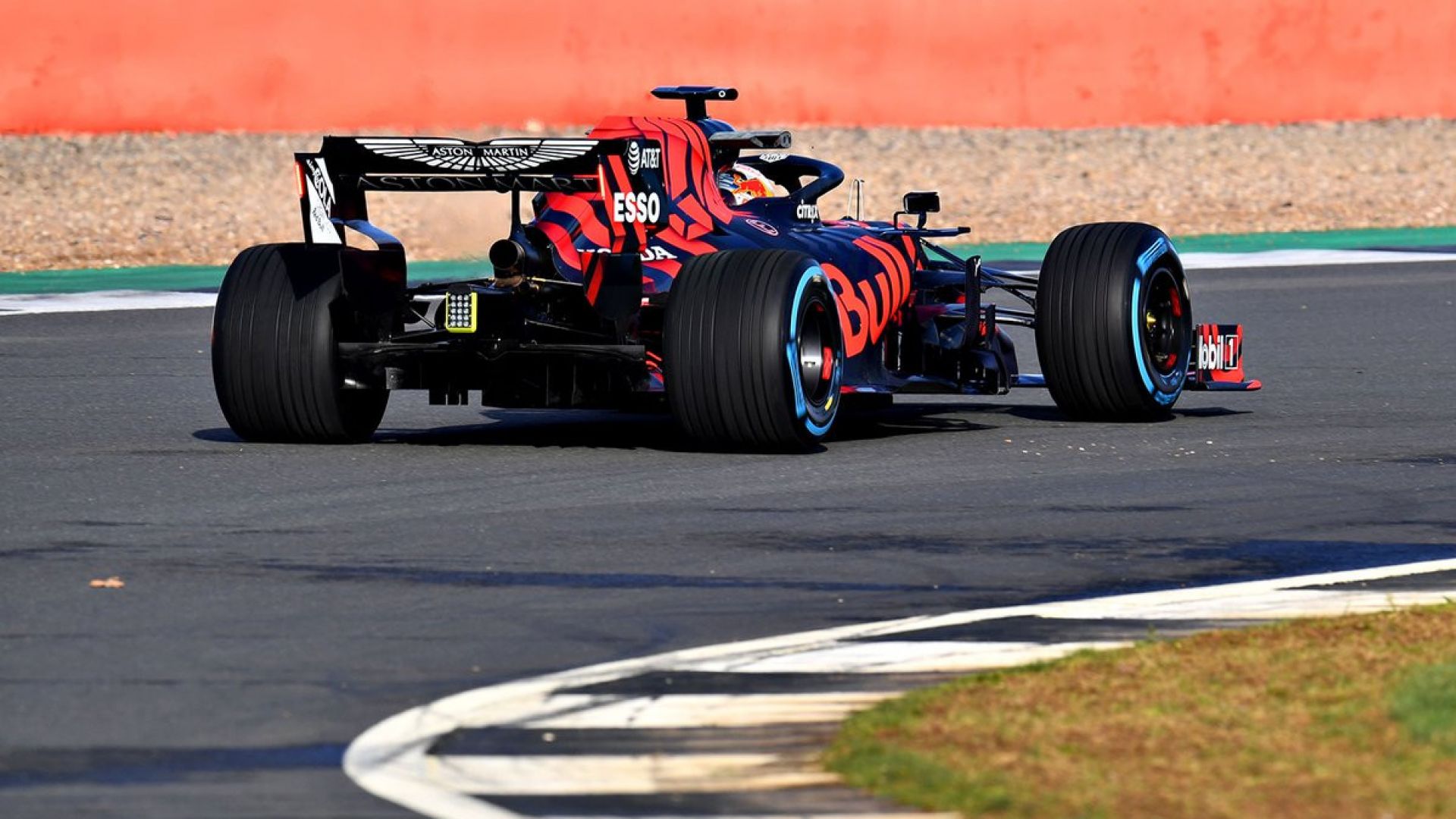 F1 2019, presentata LIVE la nuova Red Bull RB15. Video, gallery e