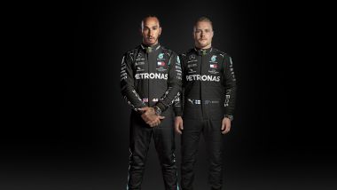 F1 2020, le nuove tute full black di Hamilton e Bottas (Mercedes)