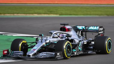 F1 2020: Lewis Hamilton al volante della Mercedes W11