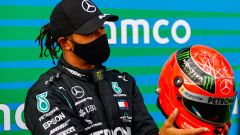 Hamilton e Alonso rendono omaggio a Michael Schumacher