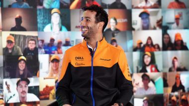 F1 2021, Daniel Ricciardo sorridente alla presentazione McLaren MCL35M
